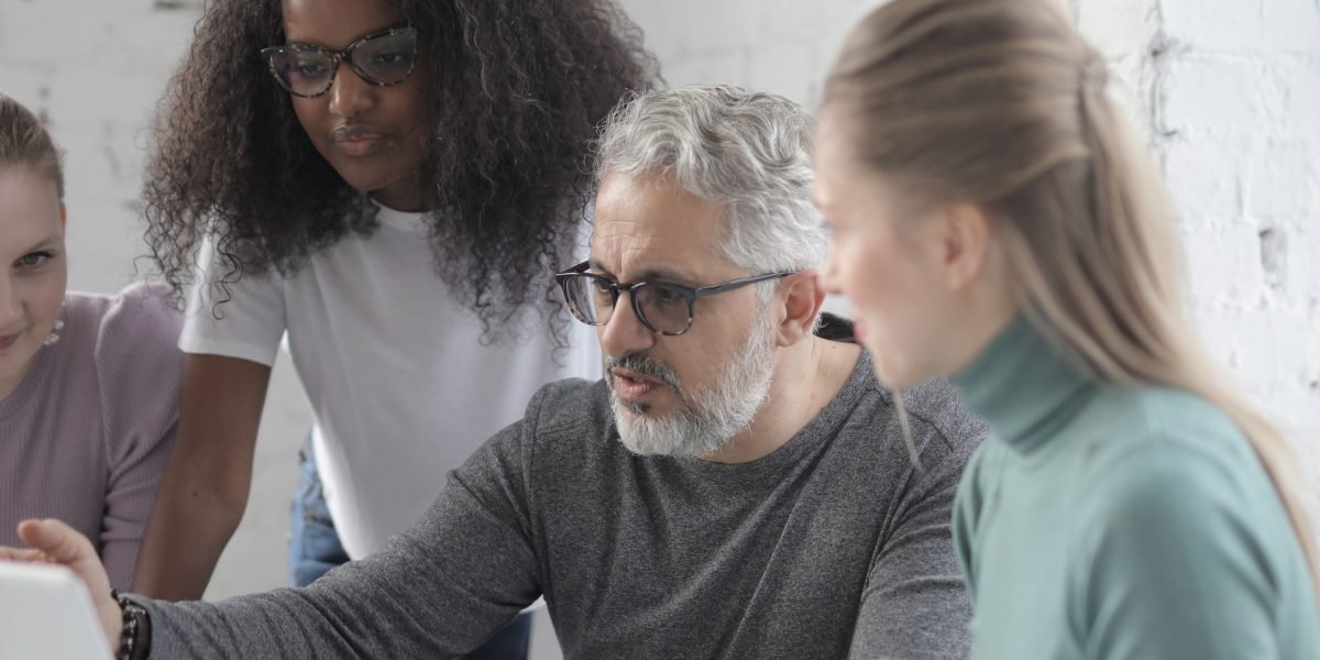 Effective integration of social media tools with other marketing platforms is vital for optimized workflows and data consistency.
