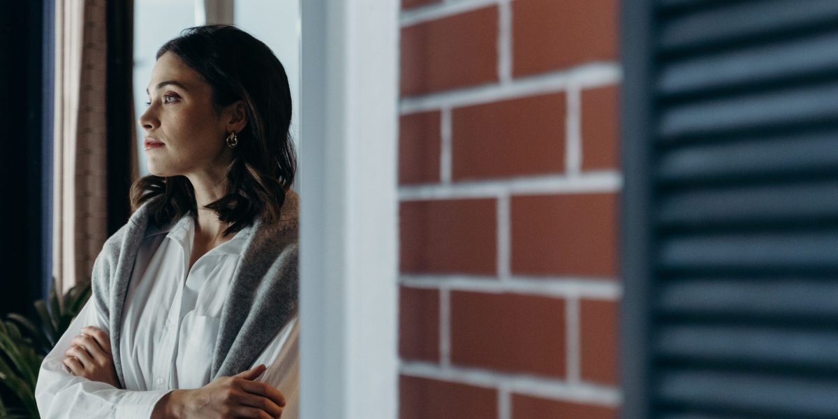 Navigating the delicate balance between personalized advertising and respecting user privacy.