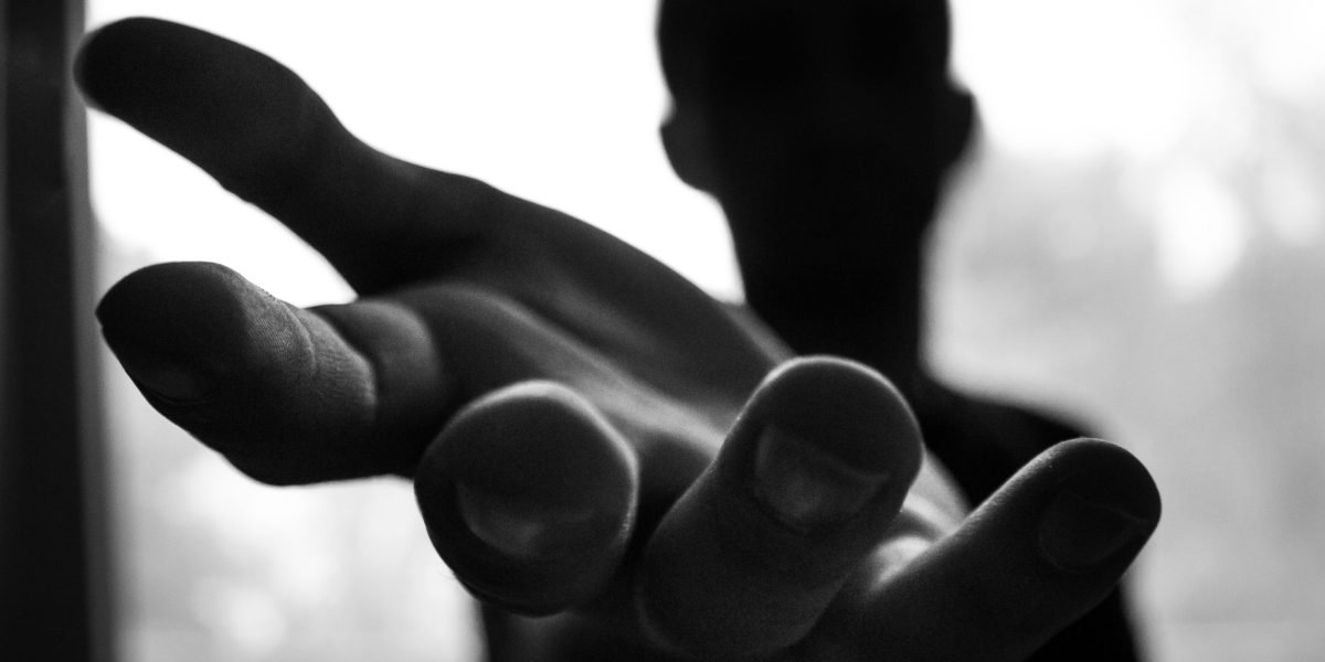 Navigating online support channels effectively requires clarity and patience to resolve specific campaign issues.